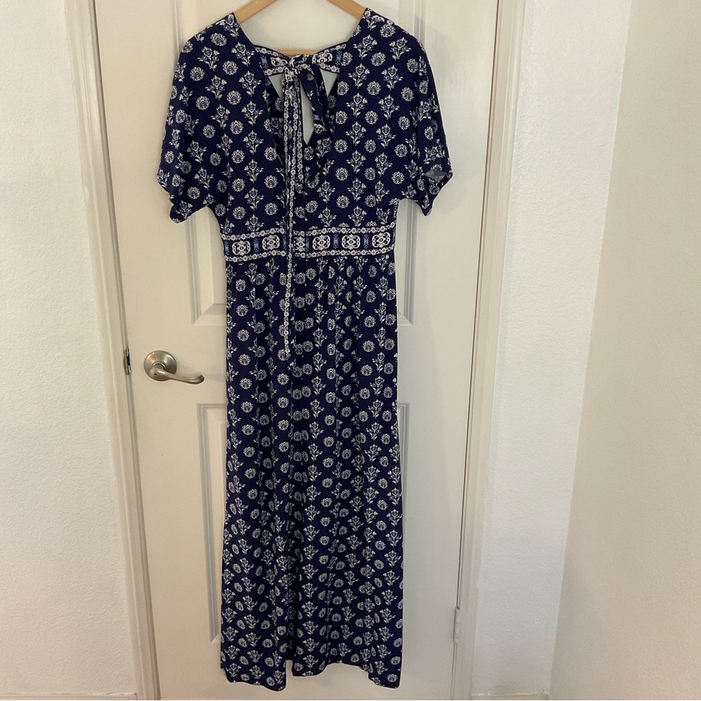 Elegant Navy Blue Floral Maxi Dress - Picture 10 of 12